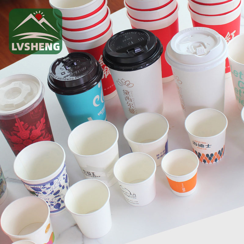 ¿Se pueden colocar vasos de papel desechables en el horno?