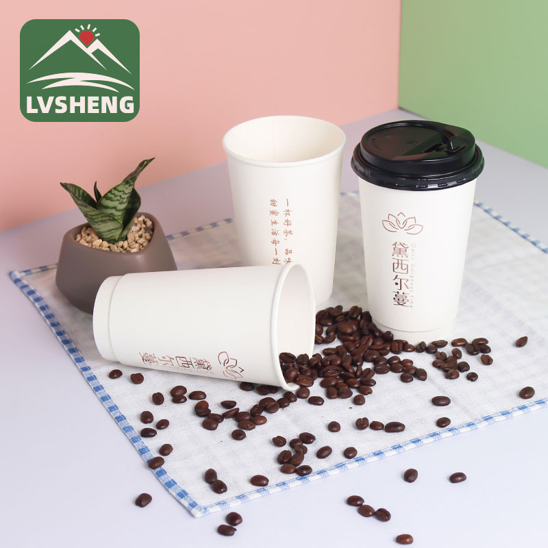 Copas de papel para el café para llevar